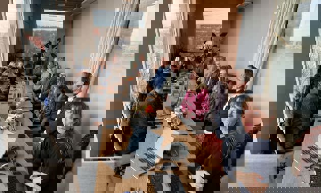 Arkitektforbunde møtte politisk ledelse og de som sitter med bestilleransvar i Tronheim kommune. På agendaen sto deling av kunnskap og erfaringer om hva som skal til for å bli bedre bestillere. Foto: Arkitektforbundet