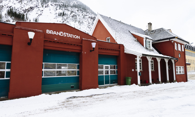 Brannstasjon Rjukan  Foto: Ian Brodie