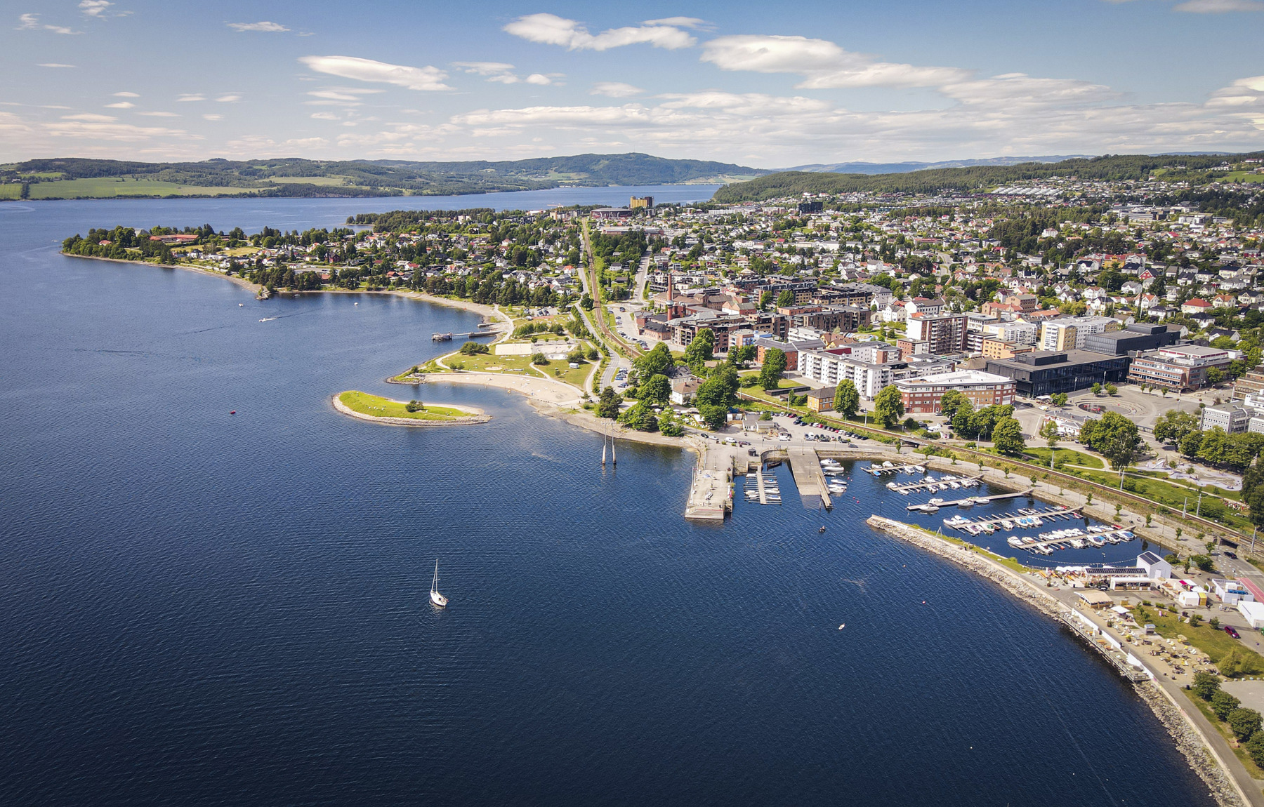 Hamar sett fra luften.  Foto: Hamar kommune