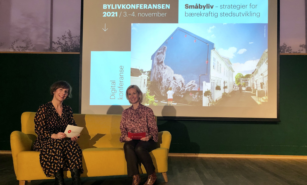 Fra venstre Camilla Moneta, fagsjef NAL og Marit Mellingen, direktør Distriktssenteret. Foto: NAL