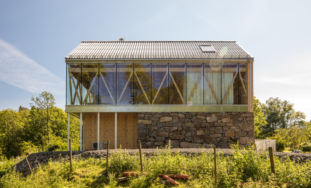 Eksteriør. A room with a view i Lyngdal av Stiv Kuling arkitekter.  Foto: Jonas Adolfsen