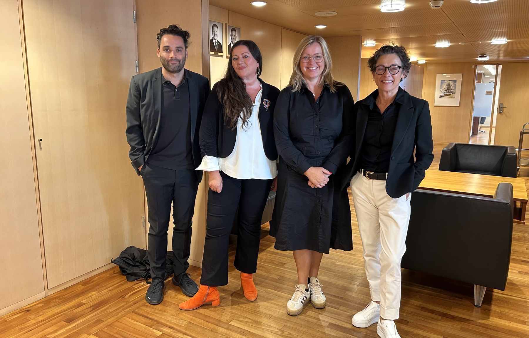 Arkitektforbundet i møte med statsråd Kjersti Stenseng. Fra venstre: fagsjef Kai Reaver, president Tina Larsen, kommunal- og distriktsminister Kjersti Stenseng og generalsekretær Kari Bucher.