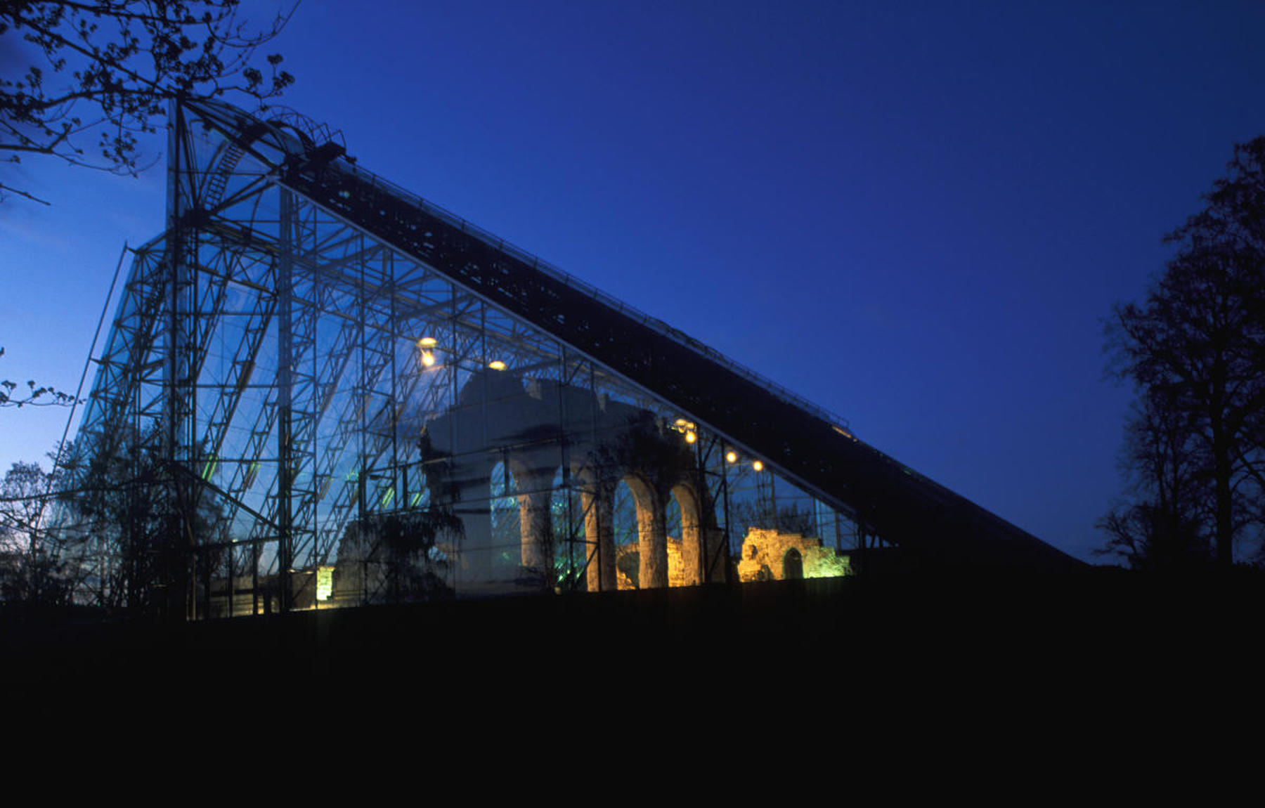 Bilde av Domkirkeodden i Hamar, arkitekt Lund Slaatto, foto: Anno