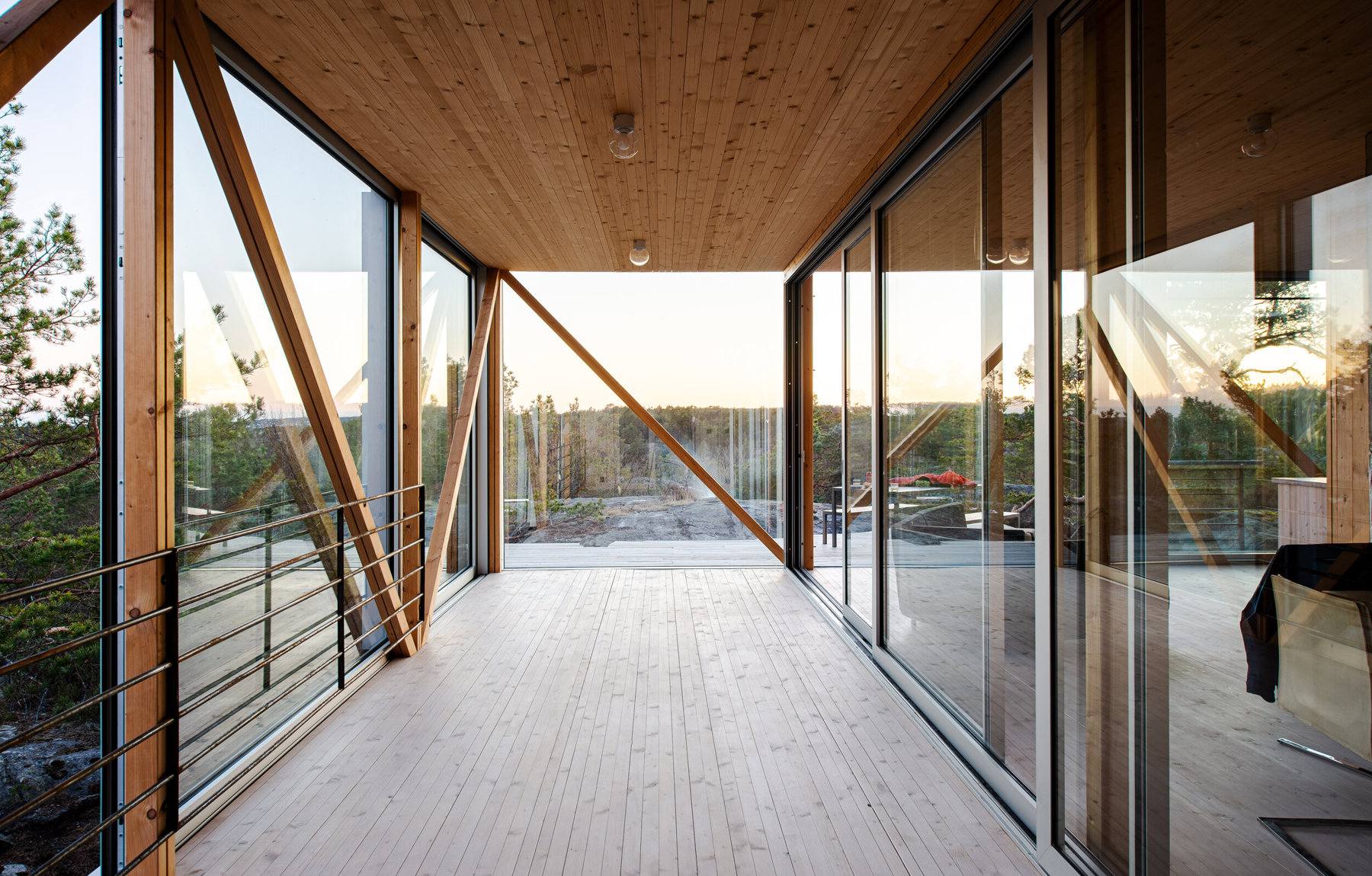 36-column cabin, Risør av Stiv Kuling  Foto: Jonas Adolfsen